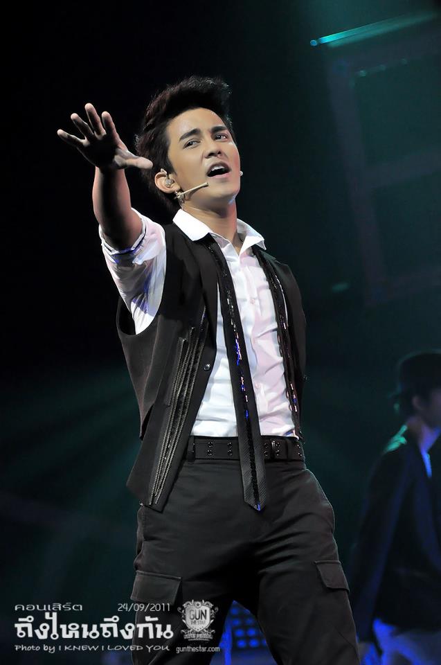 กัน-นภัทร @ คอนเสิร์ตถึงไหนถึงกัน 24/09/2011 : 