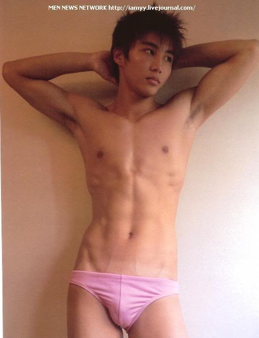 ล่ำๆ กับ กางเกงในตัวจิ๋ว : 