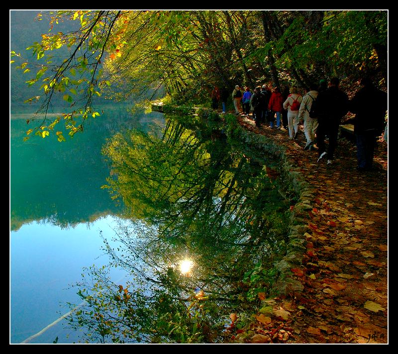 พาเที่ยวอุทยานฯ พลิทไวซ์ (Plitvice) ประเทศโครเอเชีย.. 1ในป่าที่สมบูรณ์และสวยงามที่สุดในยุโรป : อิจฉาคนพวกนี้แฮะ!