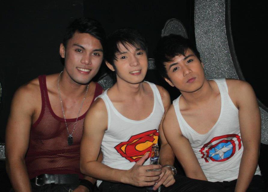 มาเป็นกลุ่ม :