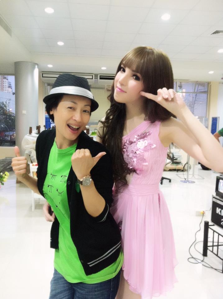 เอมมี่ - รัชฏา กับโฆษณา คลินิกแพทย์สมชาย อิอิ :