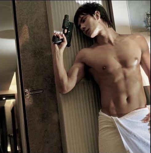 กล้าโชว์ก็กล้าดู เนอะ : 
