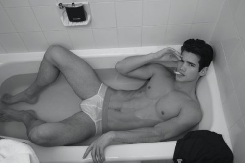 คนรัก chris fawcett : 