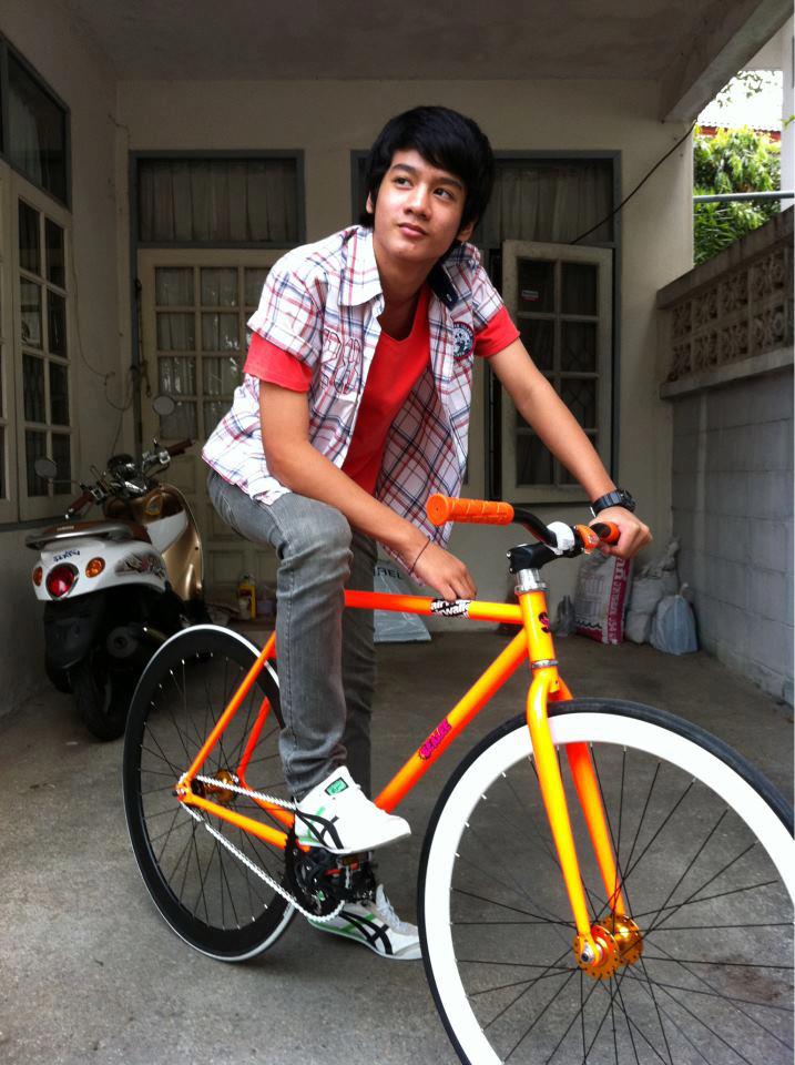 วิคเตอร์ กฤชพล จารุศักดิ์ พระเอกตอนเด็กในละคร ปิ่นอนงค์ : 