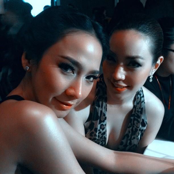 "อั้ม พัชราภา"สวยเริ่ดเจิดจรัส@SIAMDARA STARS AWARDS 2012! : 