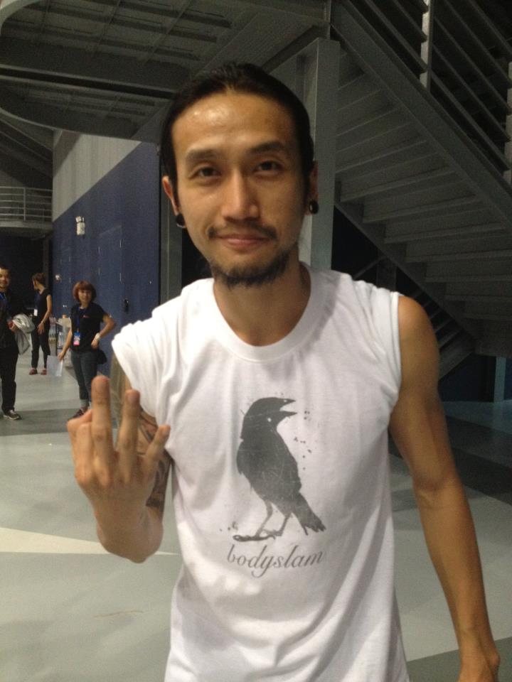 ดารากับเสื้อฟุตบอลบุรีรัมย์ :