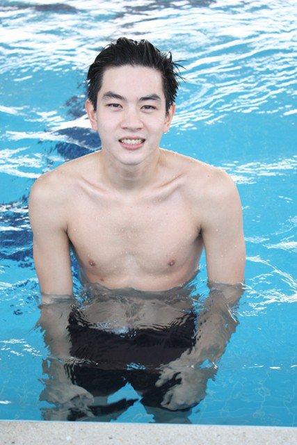 โทนี่ รากแก่น :