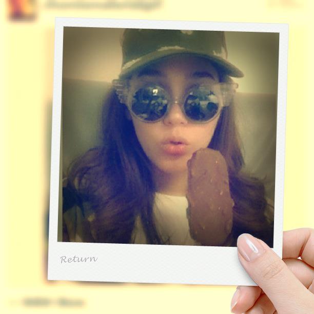 ชมพู่ อารยา นำเทรนด์ใหม่ฟินไปกับไอศครีมแม๊กนั่ม : 