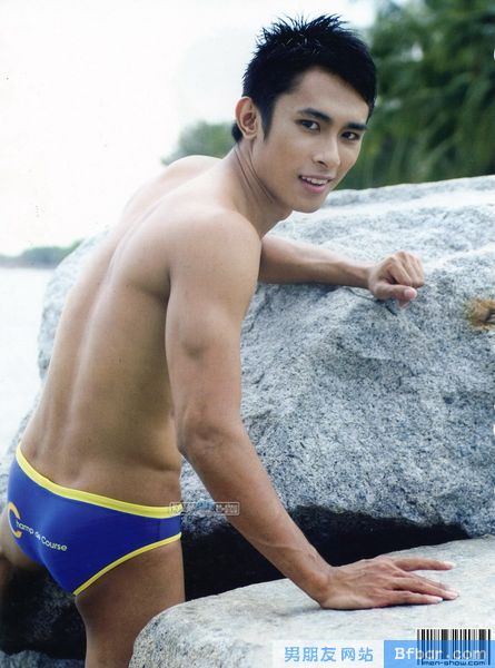 หนุ่มไทยหัวใจเกินร้อย : 