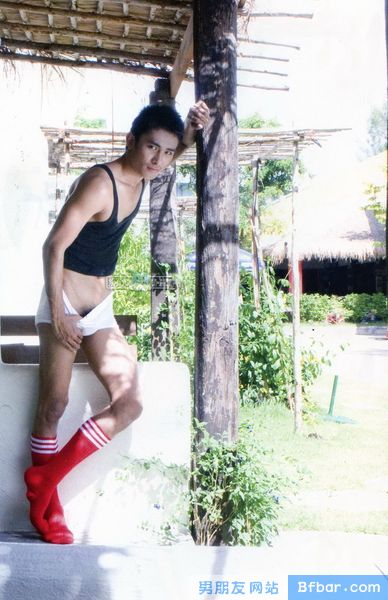หนุ่มไทยหัวใจเกินร้อย : 