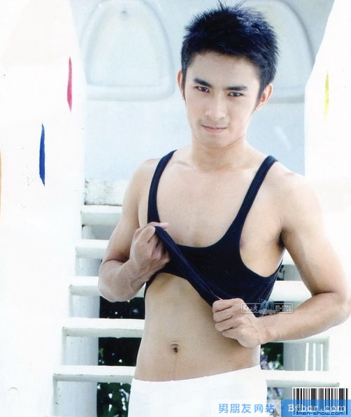 หนุ่มไทยหัวใจเกินร้อย : 