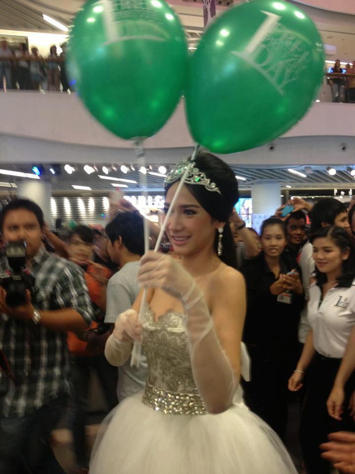 สวยงามดุจเจ้าหญิง @Auntie Anne's 1 Day Free Pretzel !! : 