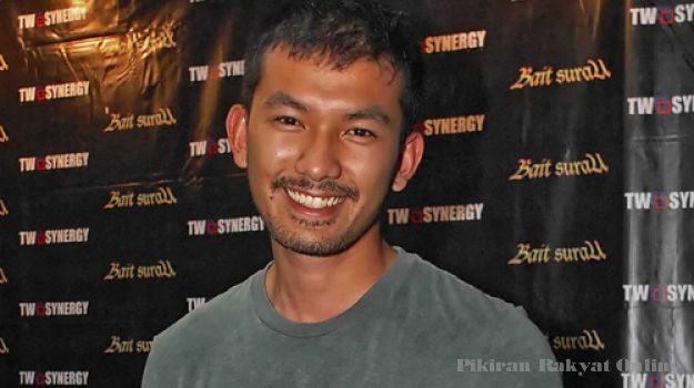 Rio Dewanto : 