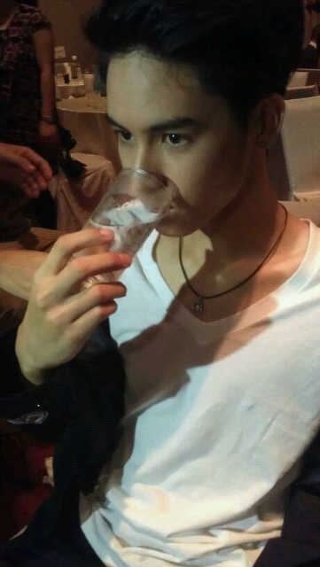เก้า จิรายุ : 