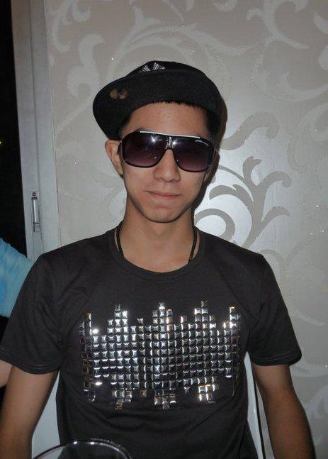 ธามไท แพลงศิลป์ : 