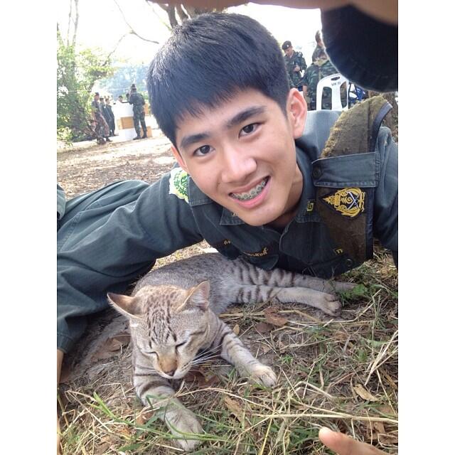 หนุ่มหล่อ รด. :