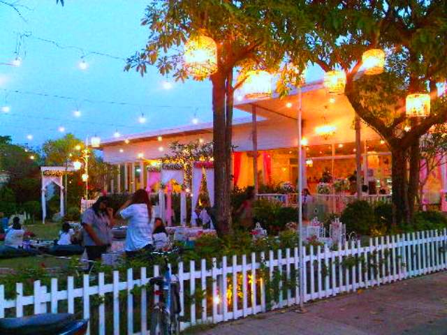 บ้านต้นเค้ก บางแสน บนถนนเลี่ยงเมืองบางแสน : 