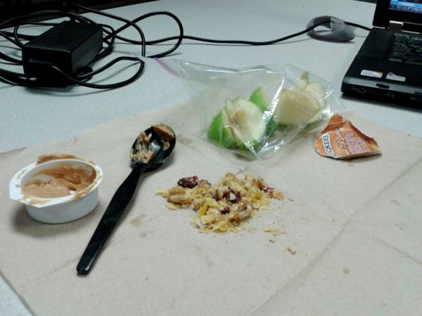 Sad Desk Lunch Ҵ áҧѹ ͧѡҹͿ ԡ Թѹѹ