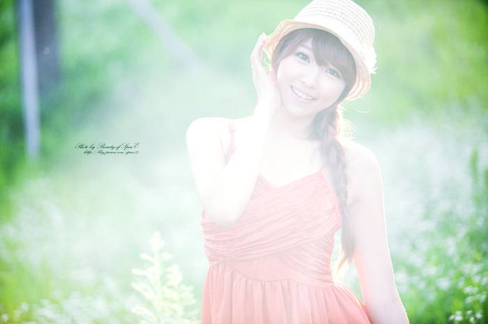  Lee Eun Hye in Red Sun Dress : 